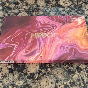 Hipdot’s Zion eye shadow palette